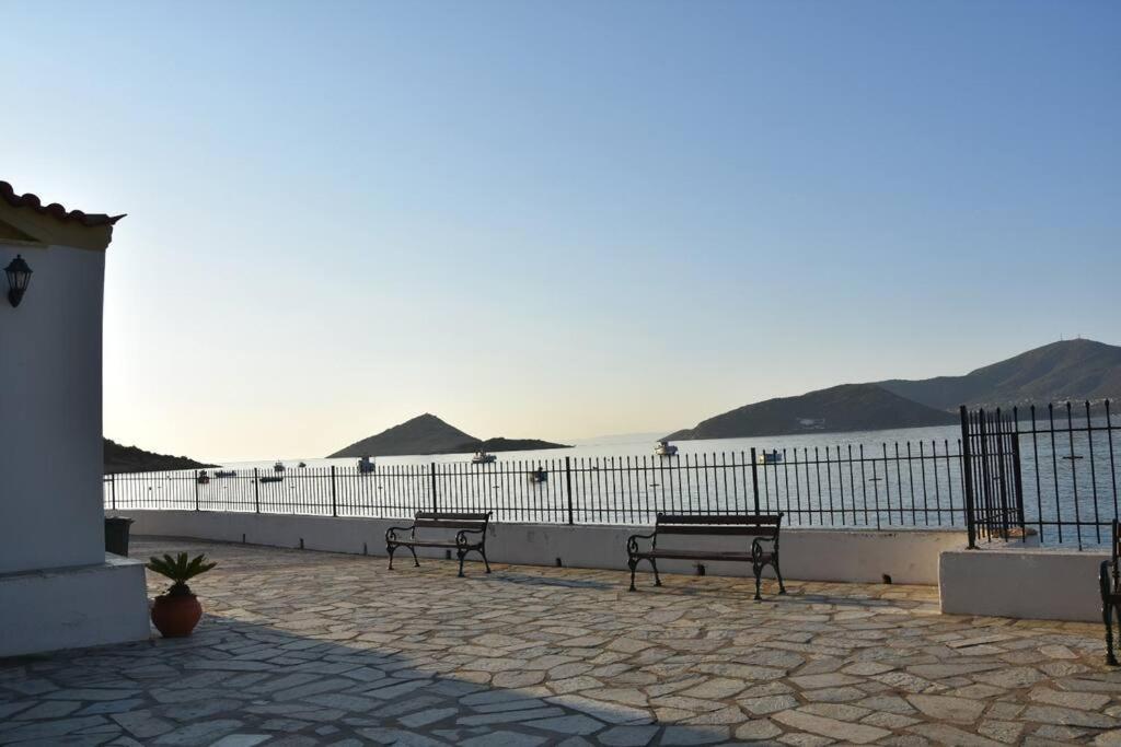 Modern Studio Next To The Sea! Porto Rafti Luaran gambar